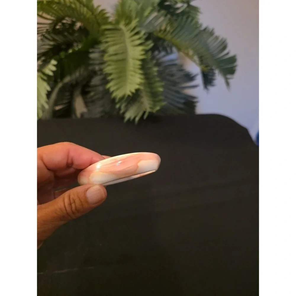 VINTAGE BLUSH PINK CONCH PEARL SHELL CARVED ASYMMETRICAL BANGLE BRACELET UNIQUE